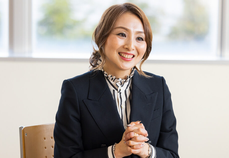 コールセンター事業本部 本部長 津田陽子 TSUDA YOKO